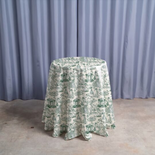 Guéridon nappé toile de jouy verte